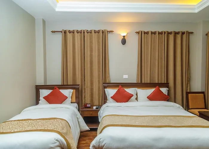 Himalaya Queen Bee Resort ホテル 3*