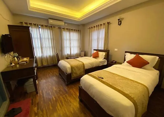 Himalaya Queen Bee Resort ホテル 3*