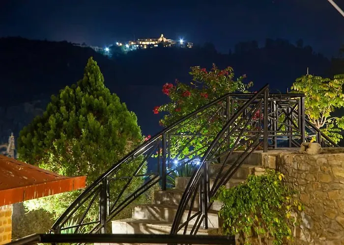 Himalaya Queen Bee Resort ホテル