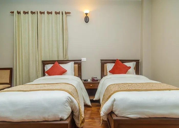 Himalaya Queen Bee Resort ホテル