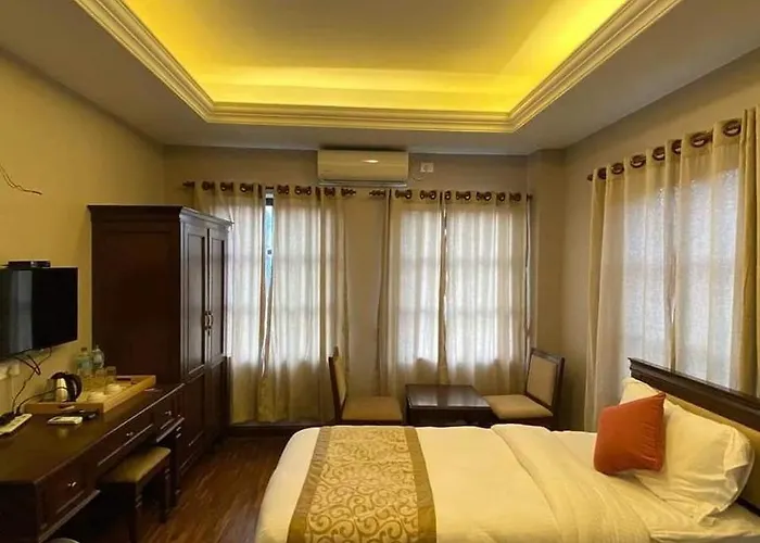 ホテル Himalaya Queen Bee Resort 3*