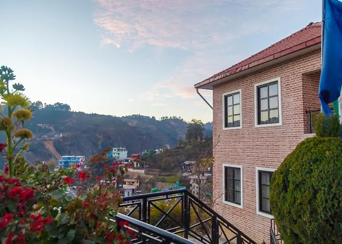 Himalaya Queen Bee Resort 3*