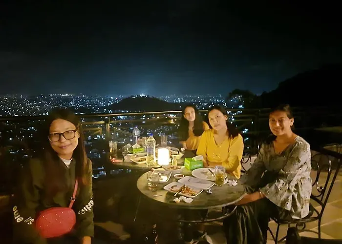 ホテル Himalaya Queen Bee Resort 3*