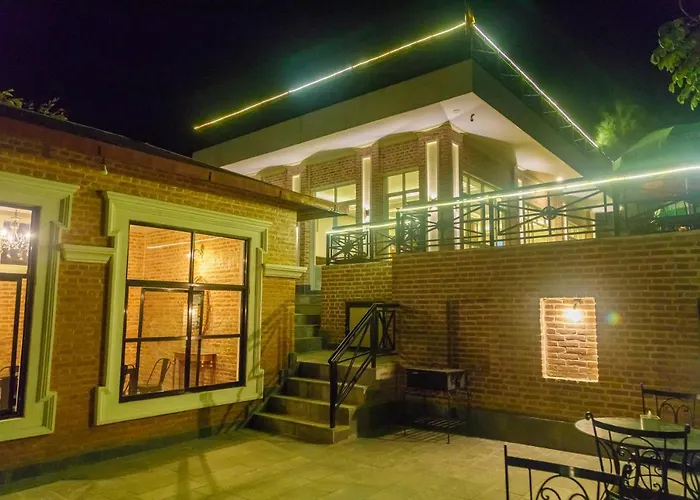 ホテル Himalaya Queen Bee Resort 3*