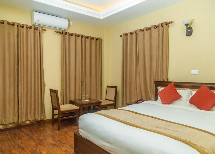 ホテル Himalaya Queen Bee Resort 3*