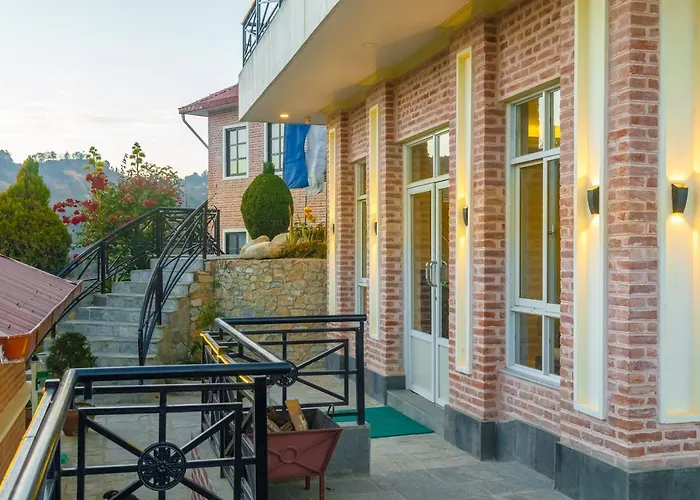 ホテル Himalaya Queen Bee Resort 3*